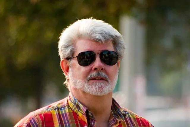 Đạo diễn George Lucas có thói quen ghi chép suy nghĩ vào sổ tay Đạo diễn George Lucas có thói quen ghi chép suy nghĩ vào sổ tay