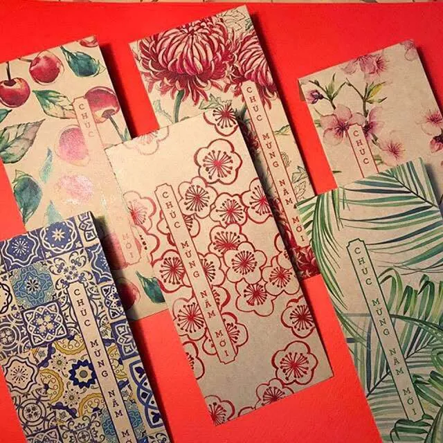 Phong bao lì xì được làm từ giấy họa tiết tết Phong bao lì xì được làm từ giấy họa tiết tết