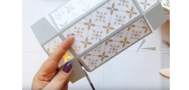 Bước 6 – Cắt các cạnh ô vuông nhỏ 4 góc Bước 6 – Cắt các cạnh ô vuông nhỏ 4 góc