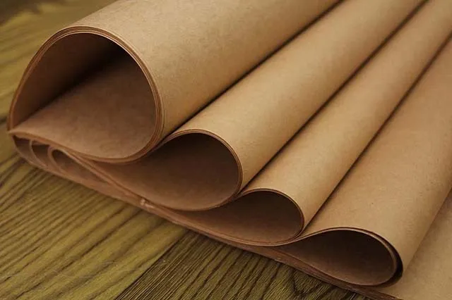 Giấy gói hàng có độ dai vừa phải và màu sắc đa dạng Giấy gói hàng có độ dai vừa phải và màu sắc đa dạng