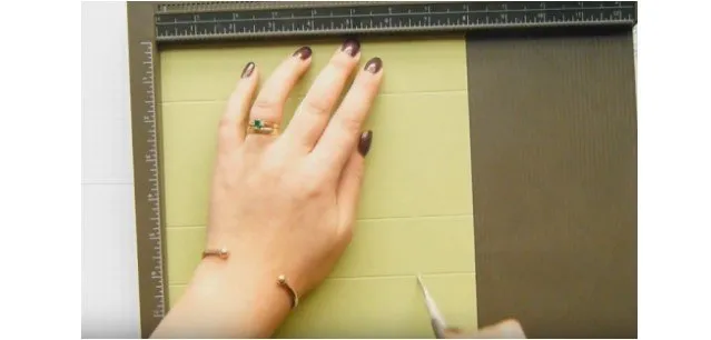 Kẻ các đường cách mép của tờ giấy Kẻ các đường cách mép của tờ giấy