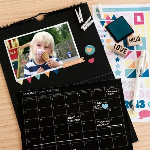 Lịch handmade để bàn được làm theo dạng album ảnh Lịch handmade để bàn được làm theo dạng album ảnh