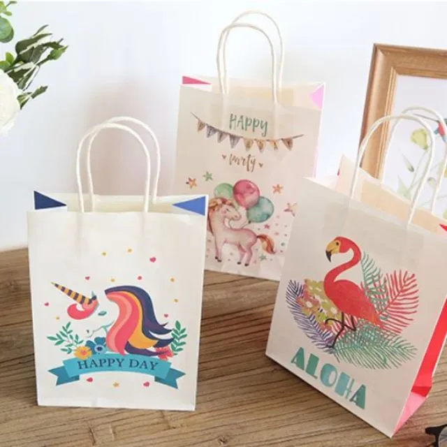 Mẫu túi giấy với hình các con vật ngộ nghĩnh, màu sắc tươi sáng Mẫu túi giấy với hình các con vật ngộ nghĩnh, màu sắc tươi sáng