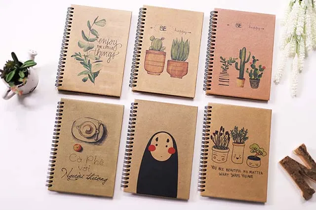 Những cuốn sổ tay handmade được làm từ bìa giấy cứng với nhiều hình ảnh ngộ nghĩnh Những cuốn sổ tay handmade được làm từ bìa giấy cứng với nhiều hình ảnh ngộ nghĩnh