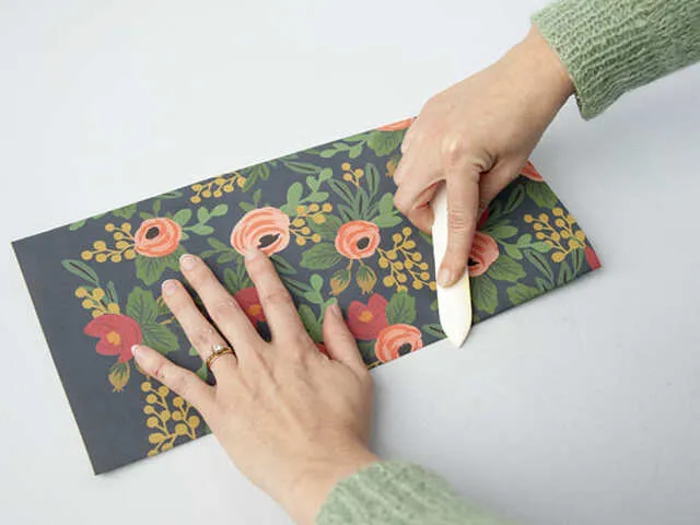 Tạo nếp gấp cho hộp giấy hình vuông Tạo nếp gấp cho hộp giấy hình vuông