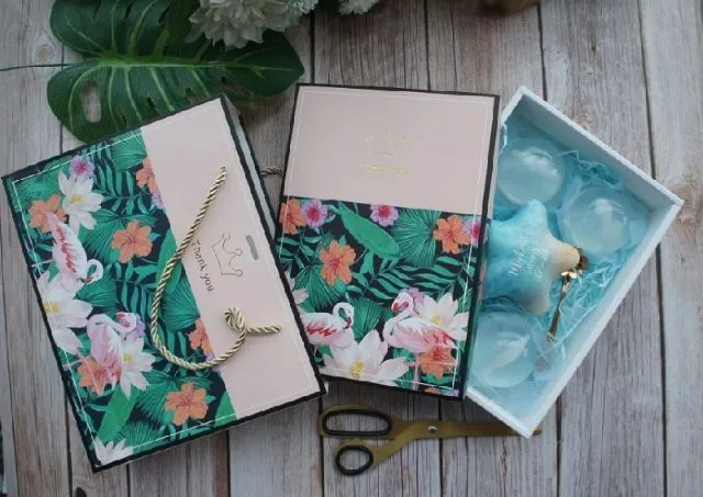 Thiết kế ấn tượng cho túi giấy để đựng quà Thiết kế ấn tượng cho túi giấy để đựng quà