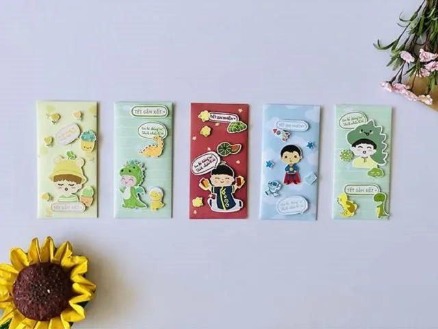 Bao lì xì được trang trí bằng sticker độc đáo Bao lì xì được trang trí bằng sticker độc đáo