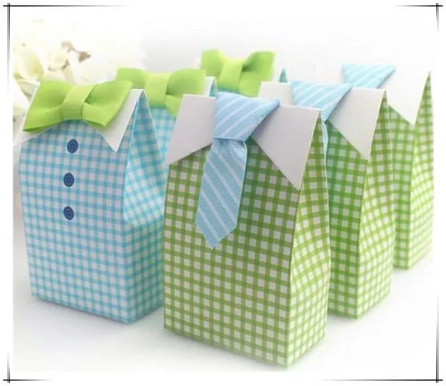 Mẫu túi giấy mô phỏng áo sơ mi kẻ caro có nơ và cà vạt Mẫu túi giấy mô phỏng áo sơ mi kẻ caro có nơ và cà vạt