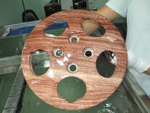 Xử lý bề mặt bằng film hydrographics Xử lý bề mặt bằng film hydrographics