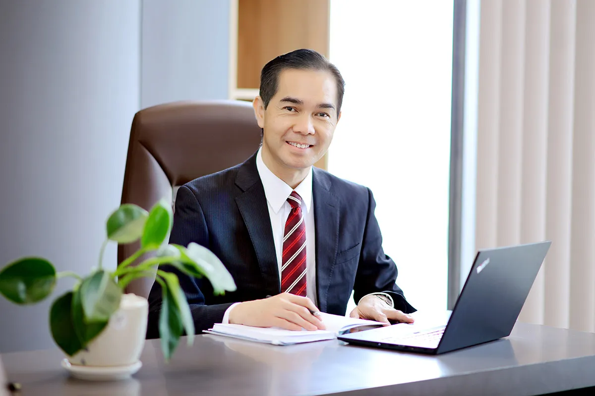 giám đốc nam
